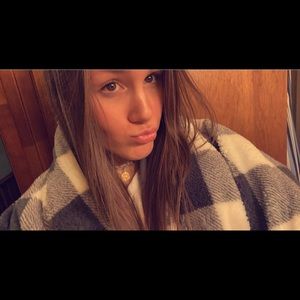 Meet your Posher, Hailey